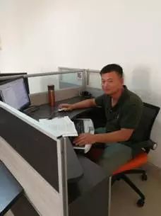 共克時(shí)艱 學(xué)院開通投融資及法律咨詢服務(wù)，為師生發(fā)展保駕護(hù)航
